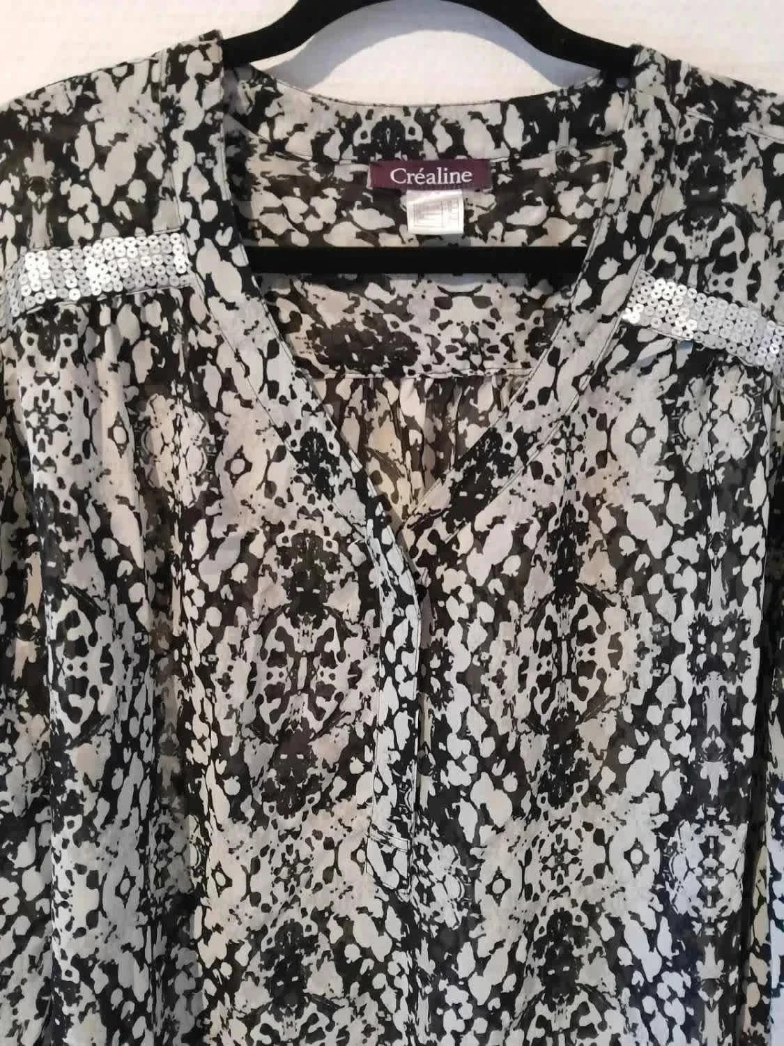 Túnica estampada cinza e preta, tamanho 56, Marca Créaline – photo 2